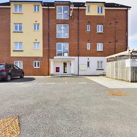 Chic City Centre Apartment With Allocated Parking Swansea Buitenkant foto
