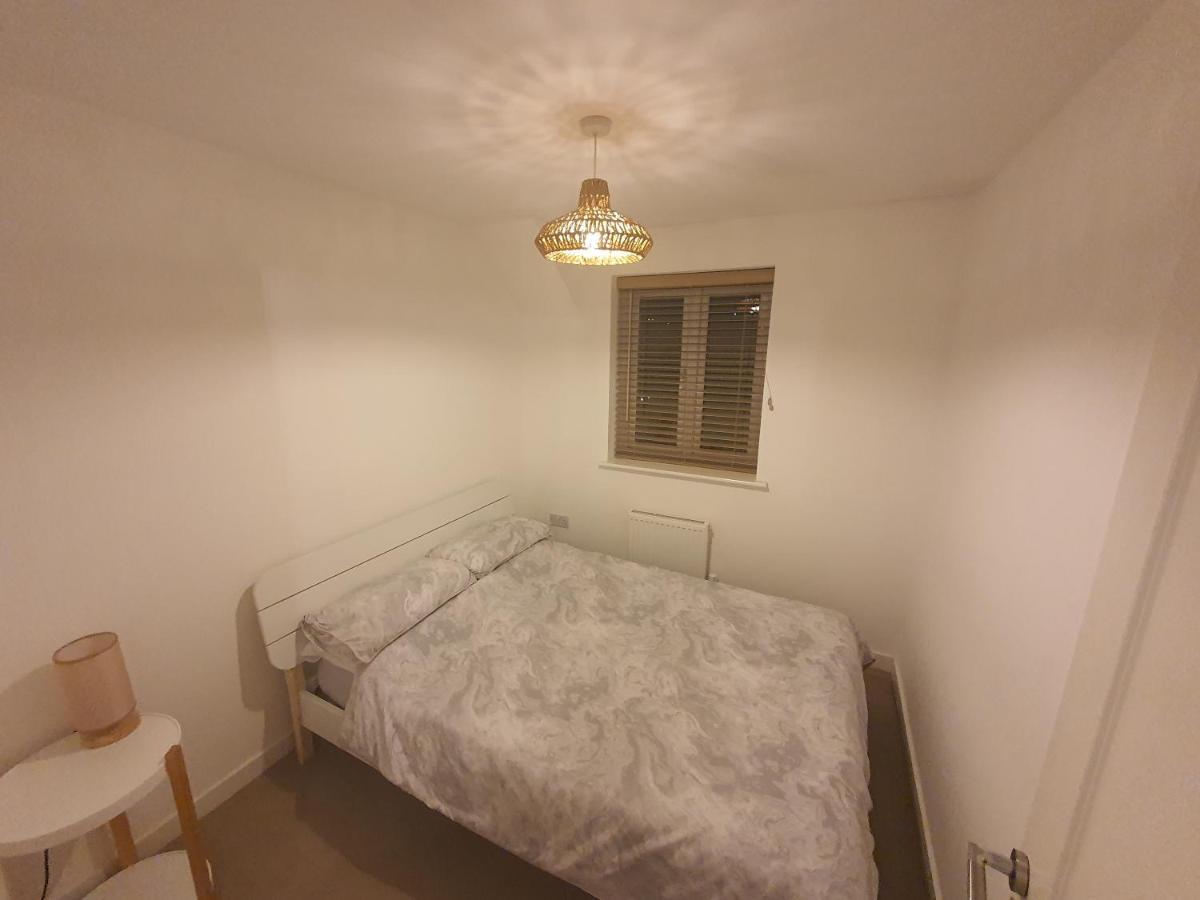 Chic City Centre Apartment With Allocated Parking Swansea Buitenkant foto